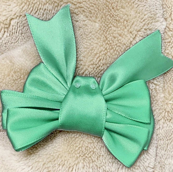 mony moky ribbon crab pin - green